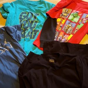 4 Youth boys tees bundle, sz 6 to 8. Super nice